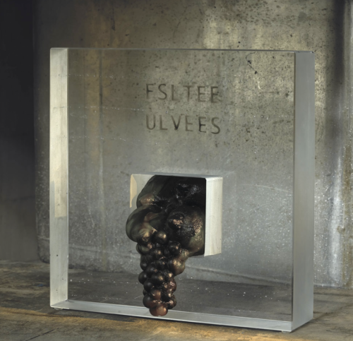 Still-Alive-Fleuve-et-Stele-XXI-39x39x13cm